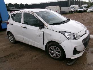 Hyundai I-10 1.0 Basis picture 2