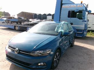 damaged passenger cars Volkswagen Polo 1.0 Comfortline 5 Drs 2019/2