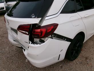 Opel Astra 1.6 CDTI Business Break - Black Edition picture 11
