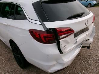 Opel Astra 1.6 CDTI Business Break - Black Edition picture 15