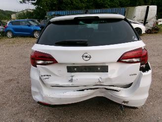 Opel Astra 1.6 CDTI Business Break - Black Edition picture 12