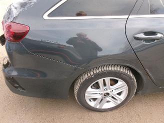 Kia Cee d 1.0 Break Lounge picture 13