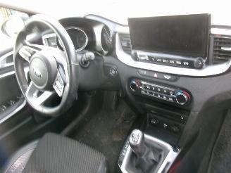 Kia Cee d 1.0 Break Lounge picture 28