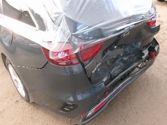 Kia Cee d 1.0 Break Lounge picture 15