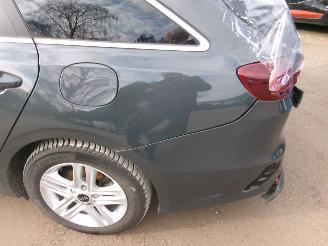 Kia Cee d 1.0 Break Lounge picture 16