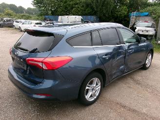Ford Focus 1.5 Tdci  Break Cool & Connect picture 4
