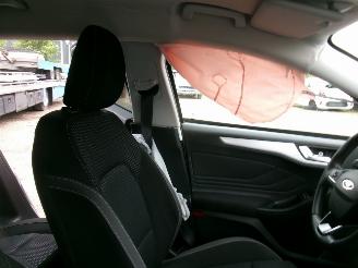 Ford Focus 1.5 Tdci  Break Cool & Connect picture 32