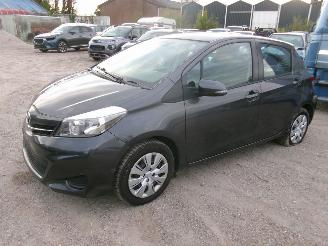 Toyota Yaris 1.3 Comfort 5Drs picture 2