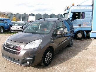 damaged passenger cars Peugeot Partner Tepee 1.6 Active 2016/5