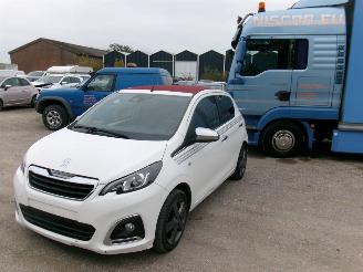 damaged passenger cars Peugeot 108 1.0 Allure Top 2020/8