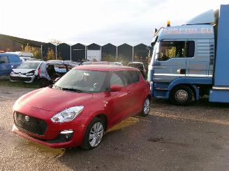 damaged passenger cars Suzuki Swift 1.2 Avantage 5 Drs 2019/1