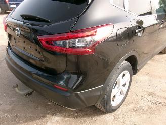 Nissan Qashqai 1.2 Tekna picture 13