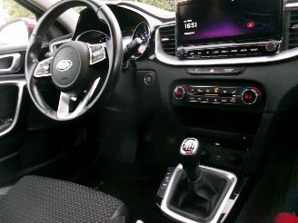 Kia Ceed 1.6 CRDI - Lounge HB picture 18