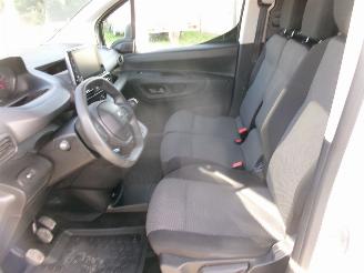 Peugeot Partner 1.5 D Pro Bestelwagen picture 25