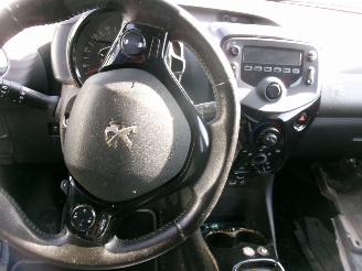 Peugeot 108 1.0 Style - 5DRS Automaat picture 14