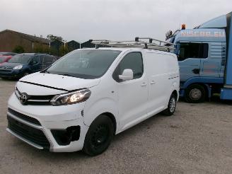skadebil bedrijf Toyota Proace 2.0 D- Bestelwagen 2017/8