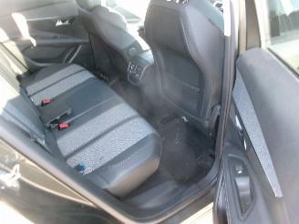 Peugeot 3008 1.2 Allure picture 27