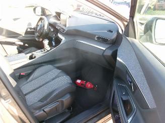 Peugeot 3008 1.2 Allure picture 26
