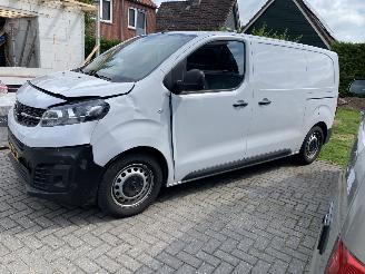 Opel Vivaro Automaat 2.0 BlueHDi 145 S&S WB328 picture 2