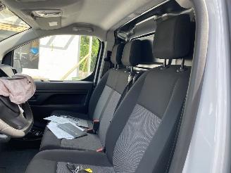 Opel Vivaro Automaat 2.0 BlueHDi 145 S&S WB328 picture 37