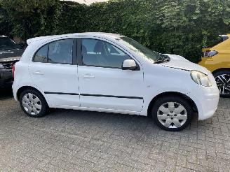 Vaurioauto  passenger cars Nissan Micra Automaat 1.2 72KW Dig-S Acenta 2013/9