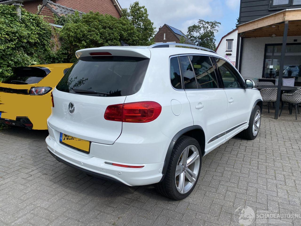 Volkswagen Tiguan 4Motion 1.4 TSi Sport&Style R-line Edition.pano/leer