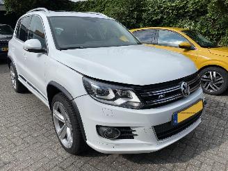 Damaged car Volkswagen Tiguan 4Motion 1.4 TSi Sport&Style R-line Edition.pano/leer 2014/2