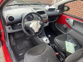 Peugeot 107 Automaat picture 4