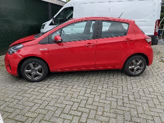 Toyota Yaris 1.5 Hybrid 5drs picture 2