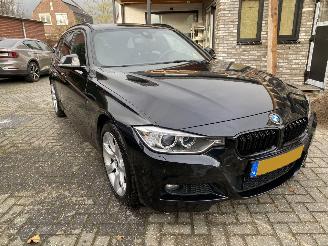Unfallwagen BMW 3-serie Auto is GERESERVEERD.330d xDrive High Executive Touring Pano 2014/10