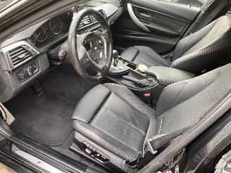 BMW 3-serie Auto is GERESERVEERD.330d xDrive High Executive Touring Pano picture 3