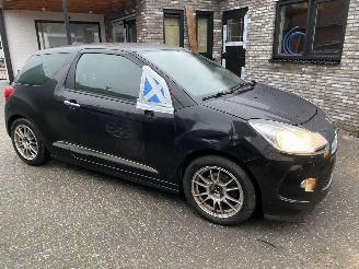 Citroën DS3 e-HDI 1.6 So Chic picture 36