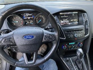 skadebil auto Ford Focus 1.5 Automaat Kombi motor probleem 2016/3