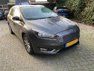 Ford Focus Auto is gereserveerd 1.5 Automaat Kombi motor probleem picture 39