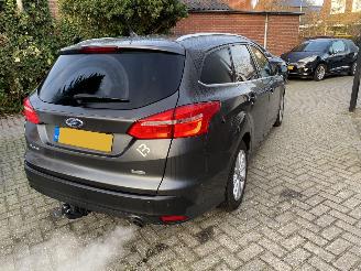 Ford Focus Auto is gereserveerd 1.5 Automaat Kombi motor probleem picture 6