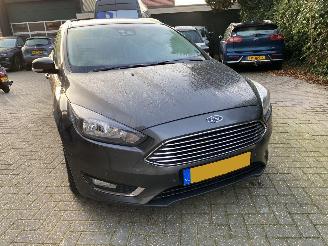 Ford Focus Auto is gereserveerd 1.5 Automaat Kombi motor probleem picture 38