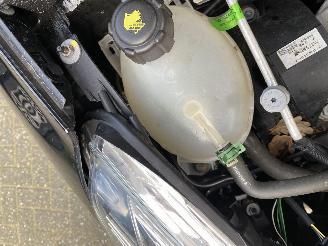 Renault Clio 0.9 TCe Limited picture 23