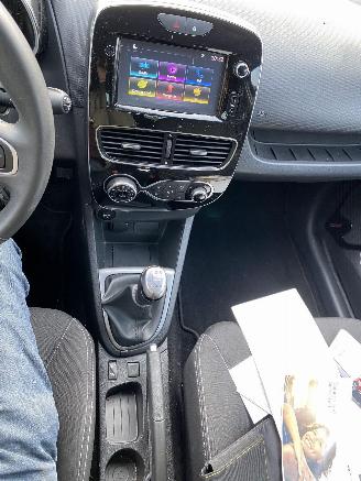 Renault Clio 0.9 TCe Limited picture 32