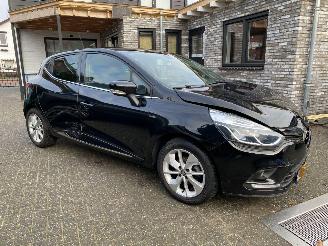 Coche accidentado Renault Clio 0.9 TCe Limited 2017/12