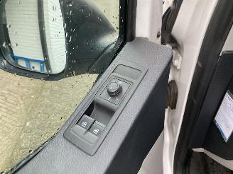 Volkswagen Transporter 2.0 TDi L2H1 Trentline 75KW 77DKM picture 32