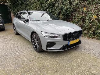 škoda osobní automobily Volvo V-60 2.0 B4 Plus Bright Mild Hybrid 2023/11