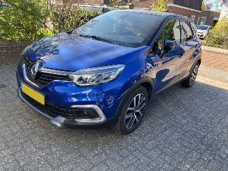 Unfallwagen Renault Captur Version-S 1.3 150PK 4cil 2019/5