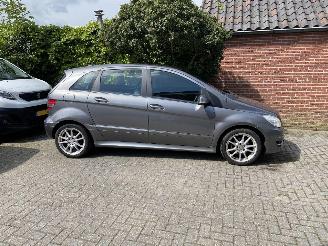 Coche accidentado Mercedes B-klasse 180 Business Class bak en motor uitgevallen VASTE PRIJS/FINAL PRICE 2010/6