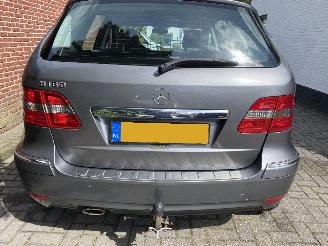 Mercedes B-klasse 180 Business Class bak en motor uitgevallen picture 33