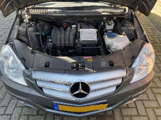 Mercedes B-klasse 180 Business Class bak en motor uitgevallen picture 29