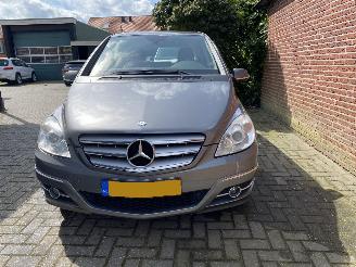 Mercedes B-klasse 180 Business Class bak en motor uitgevallen picture 14