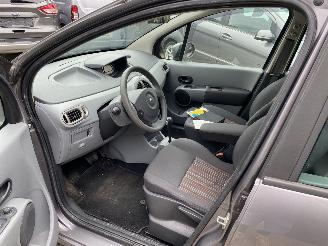 Renault Modus Automaat 1.6 82KW KORTE PRIJS. picture 20