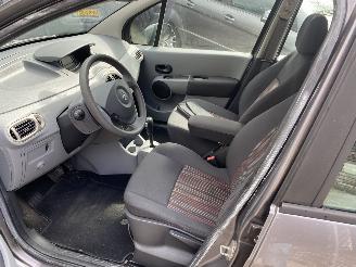 Renault Modus Automaat 1.6 82KW KORTE PRIJS. picture 29