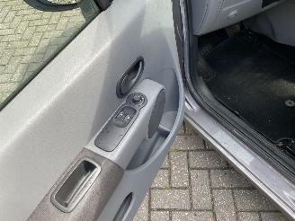Renault Modus Automaat 1.6 82KW KORTE PRIJS. picture 28