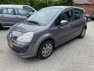 krockskadad bil auto Renault Modus Automaat 1.6 82KW KORTE PRIJS. 2010/1